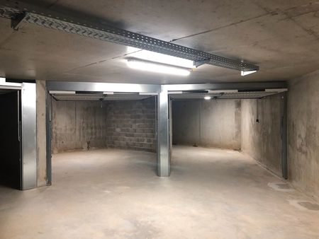 garage électrifié 26 m2 sous sol sécurisé tassin