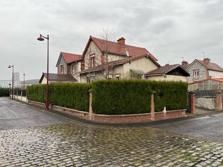 maison 87m² à givet entièrement rénovée  frontière belge avec jardin  terrasse  garage