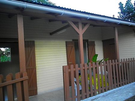 maison en bois  style créole avec 2 chambres
