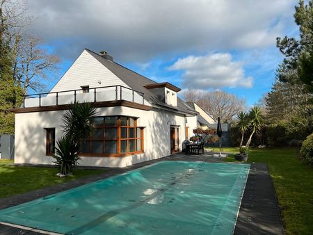 maison d’architecte contemporaine avec jardin et piscine