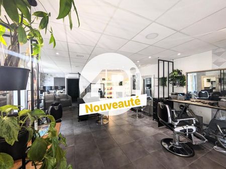 commerce coiffure 67 m²