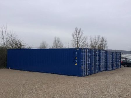 28 m² / container icube / 124 euros / site gardienné