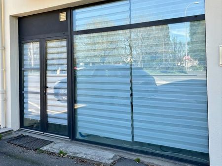 local commercial centre tarbes 21m²