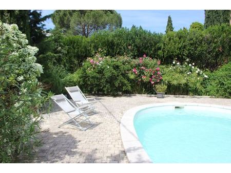 charmante villa 4 pièces plain-pied avec piscine