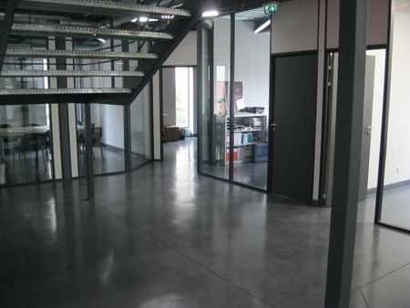 bureaux 331 m²