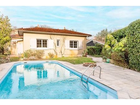 andernos les bains villa 180 m2 sur parcelle de 800 m2 avec terrasse solarium et piscine