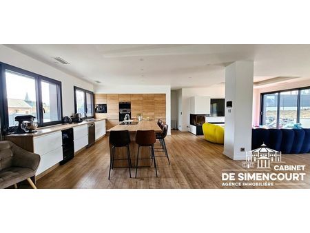 appartement 7 pièces 203 m²