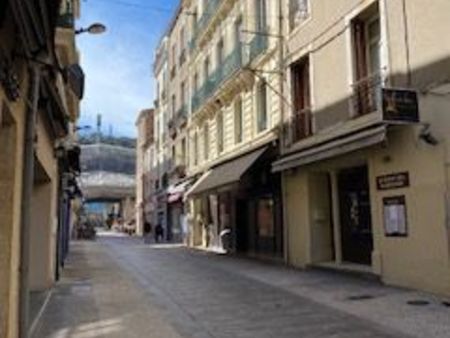 sète centre ville - quartier des halles - emplacement premier - ensemble murs commerciaux