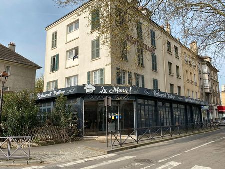 local commercial 200 m² melun
