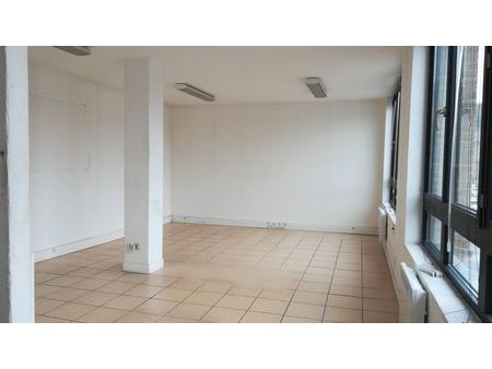 local commercial 141 m²