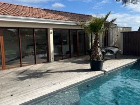 magnifique maison 180 m² avec piscine – la brede centre