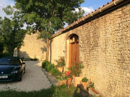 maison de caractère isolée réduite