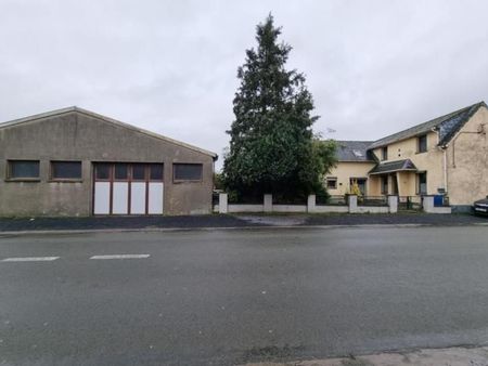 maison d'habitation avec grand garage/entrepôt