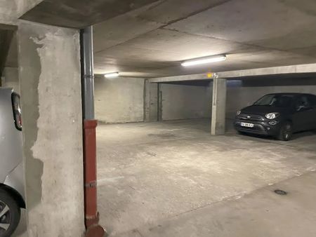 location parking 1 pièce 20 m²
