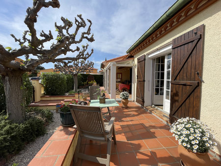 a vendre -llupia- villa veranda et garage