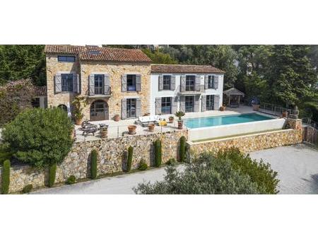 cannes le cannet - villa contemporaine avec piscine et vue mer sur les hauteurs de cannes