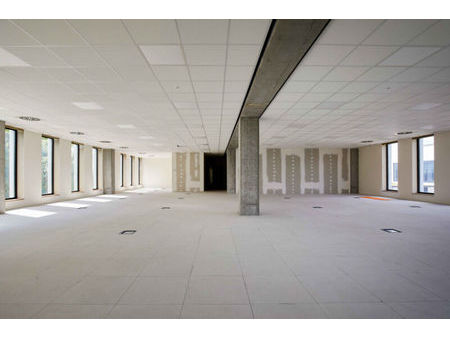 rumbeke-r.plaza. prachtig nieuwbouw kantoor te huur van 355 m2 voorzien van sanitaire blok