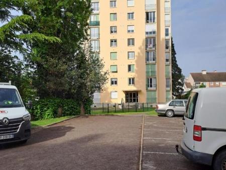 f2 renove parking facile rue laennec