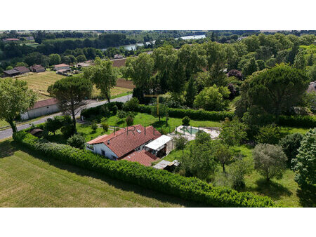 proche d'agen - maison 3 chambres / piscine / garage