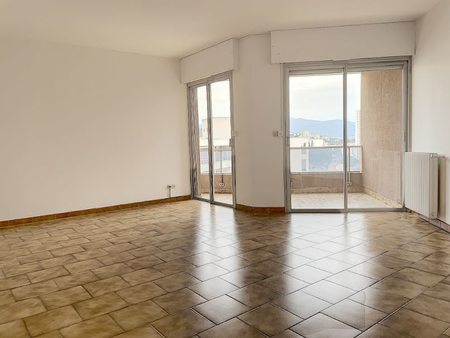location appartement 4 pièces 89 m²