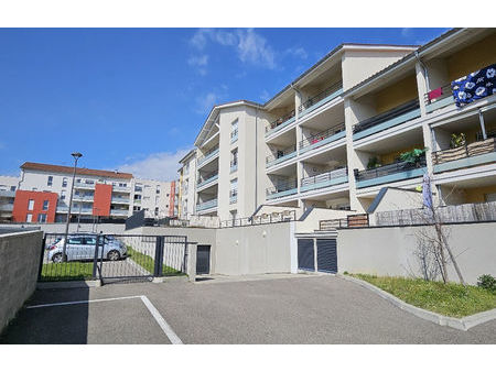 location appartement 3 pièces 65 m² pollionnay (69290)