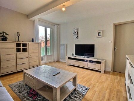 location appartement  m² t-3 à lavaur  615 €