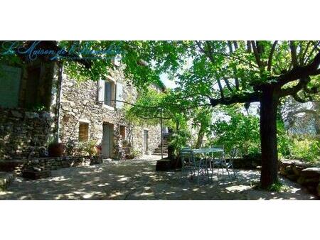 cévennes  mas typiquement cévenol composé de plusieurs corps de bâtiment sur 23 hectares