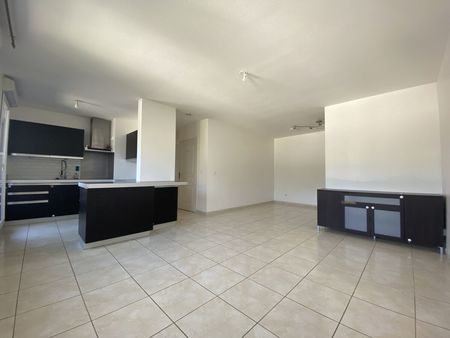 location appartement 3 pièces 67m2 grenoble 38000 - 850 € - surface privée