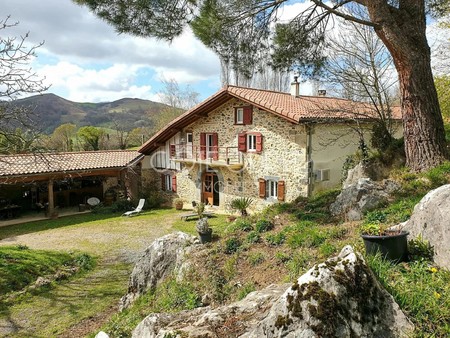 ferme à vendre proche hasparren magnifique ferme basque de 1830 entièrement rénovée située