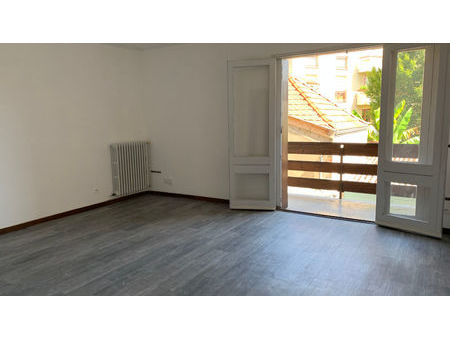 location appartement 4 pièces 80 m² montauban (82000)