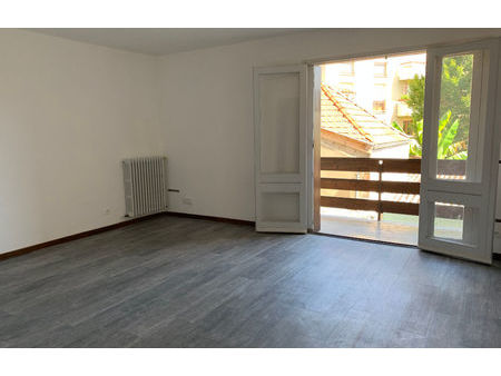 location appartement 4 pièces 82 m² montauban (82000)