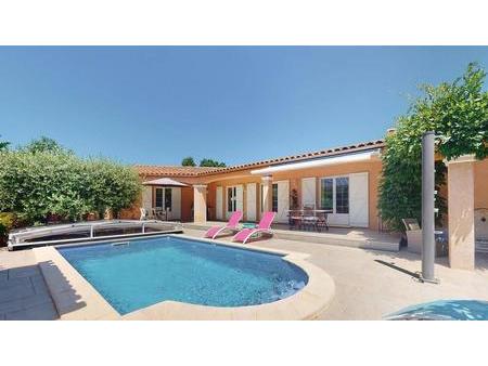 regusse  charmante villa avec piscine sur 1202 m² de terrain.