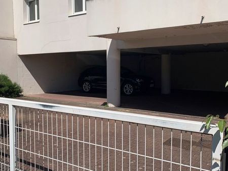 place de parking privée