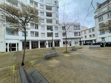 local commercial brest 140m2