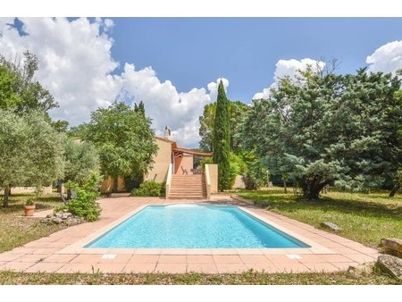 provence - var: charmant woonhuis met 118 m² gelijkvloers woonoppervlak met fraai zwembad 