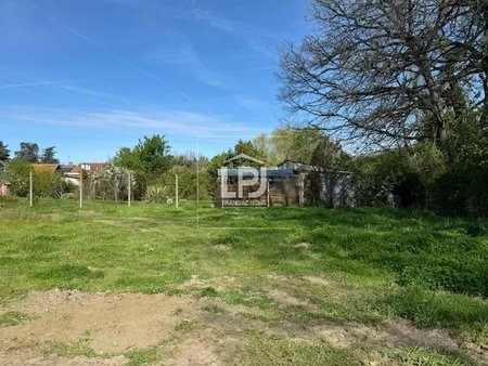 terrain constructible plat et viabilisé à portet-sur-garonne