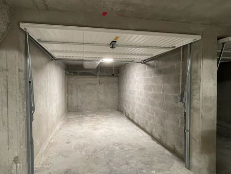 box de garage - résidence sécurisée