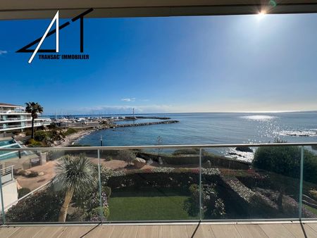 venez découvrir ce magnifique appartement t4 de 105 m2 avec vue panoramique mer et piscine