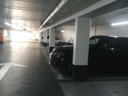 parking couvert à louer