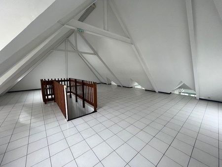 bureau 166 m²