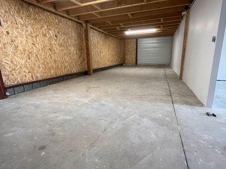 garage / box de stockage / garde meuble