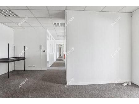 bureau 296 m²