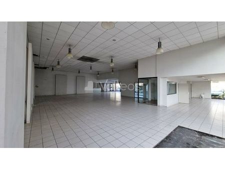 local commercial 1 022 m²