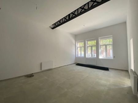 loft/atelier/surface 5 pièces 134 m²