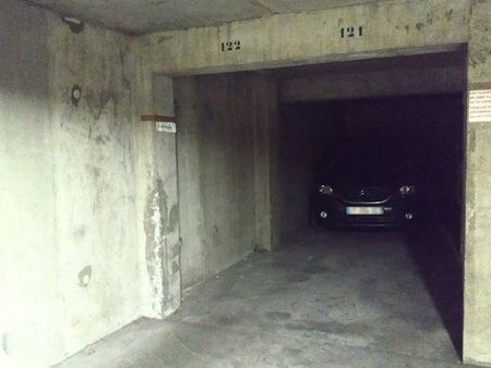 2 places parking sous-sol garibaldi