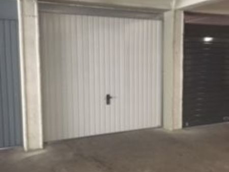 garage - box fermé en centre-ville