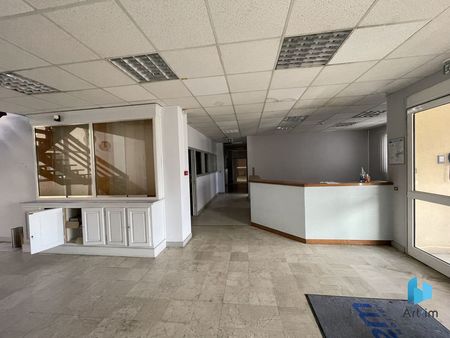 bureaux 1200 m² loué