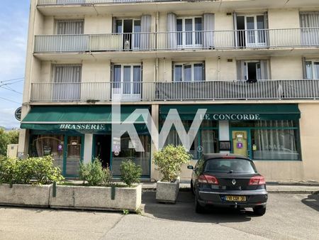 local commercial 72 m²