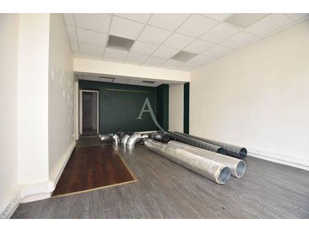 local commercial 37 m² laval