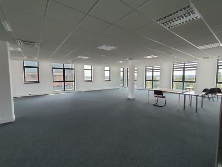bureaux 182 m²